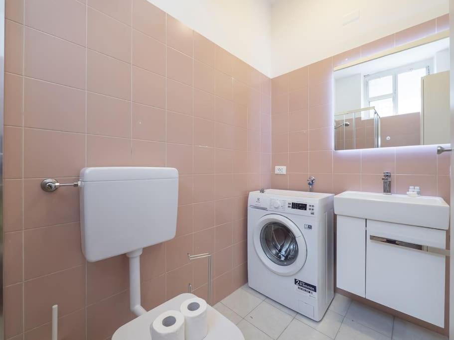 Youhosty - Accademia 53 Quinto Apartment Milan Luaran gambar
