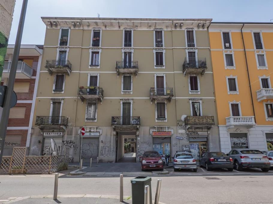 Youhosty - Accademia 53 Quinto Apartment Milan Luaran gambar