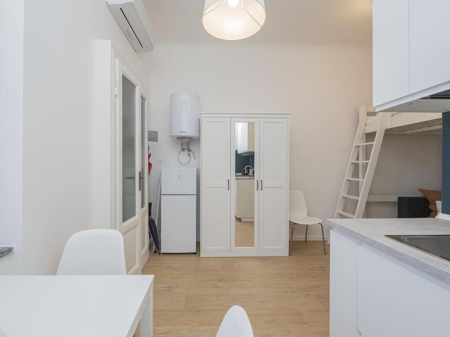 Youhosty - Accademia 53 Quinto Apartment Milan Luaran gambar